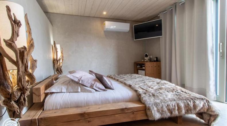 Le Paon Bleu Annecy Poisy Bed & Breakfast Exterior photo